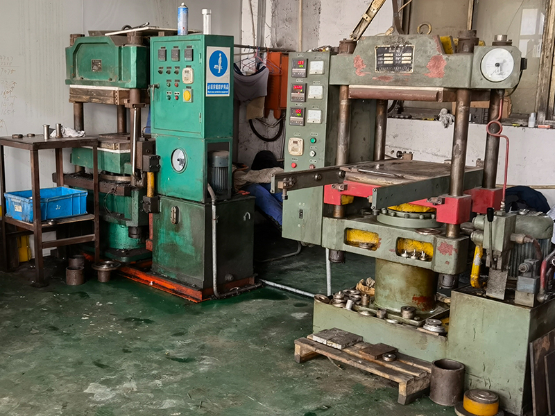 模壓硫化設(shè)備